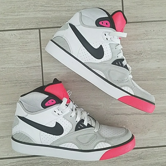 nike grey fabric trainers